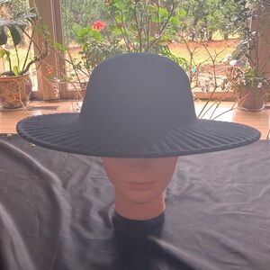 Elegant Black Wool Felt Wide-Brim Hat